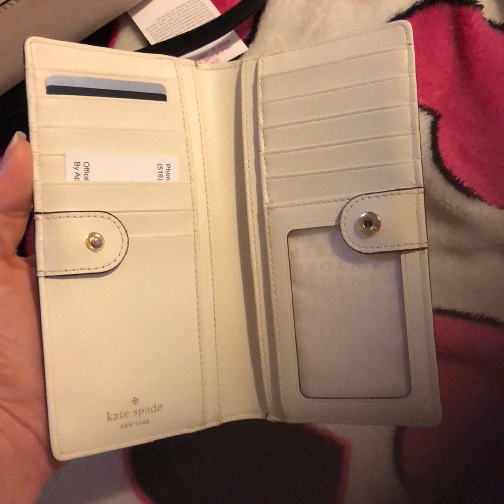 Perfect condition Kate spade ♠️ wallet - Picture 2 of 3